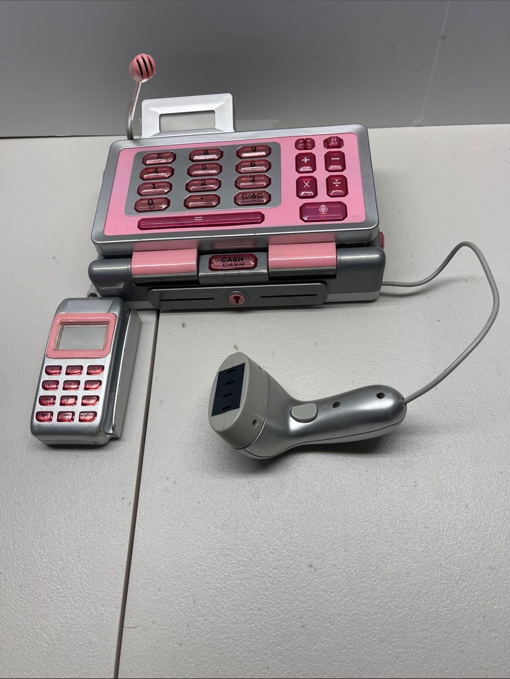 2013 Pink Gray Toy Cash Register with Scanner Card Reader Toy Grocery. Working